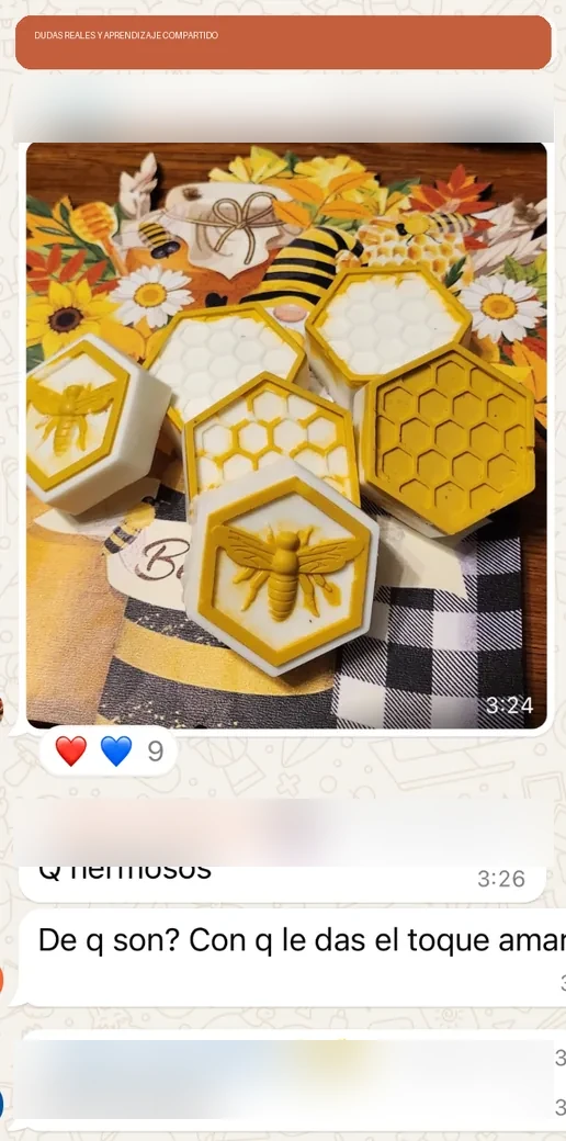 Captura anonimizada de un proyecto de jabones con diseño de panal y abejas compartido en una comunidad de aprendizaje